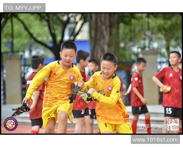 小学足球小知识：培养孩子运动兴趣与团队合作精神的基础知识分享